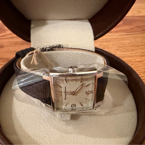 NWT Tommy Bahama Women\'s Silver and Brown Watch main image 8